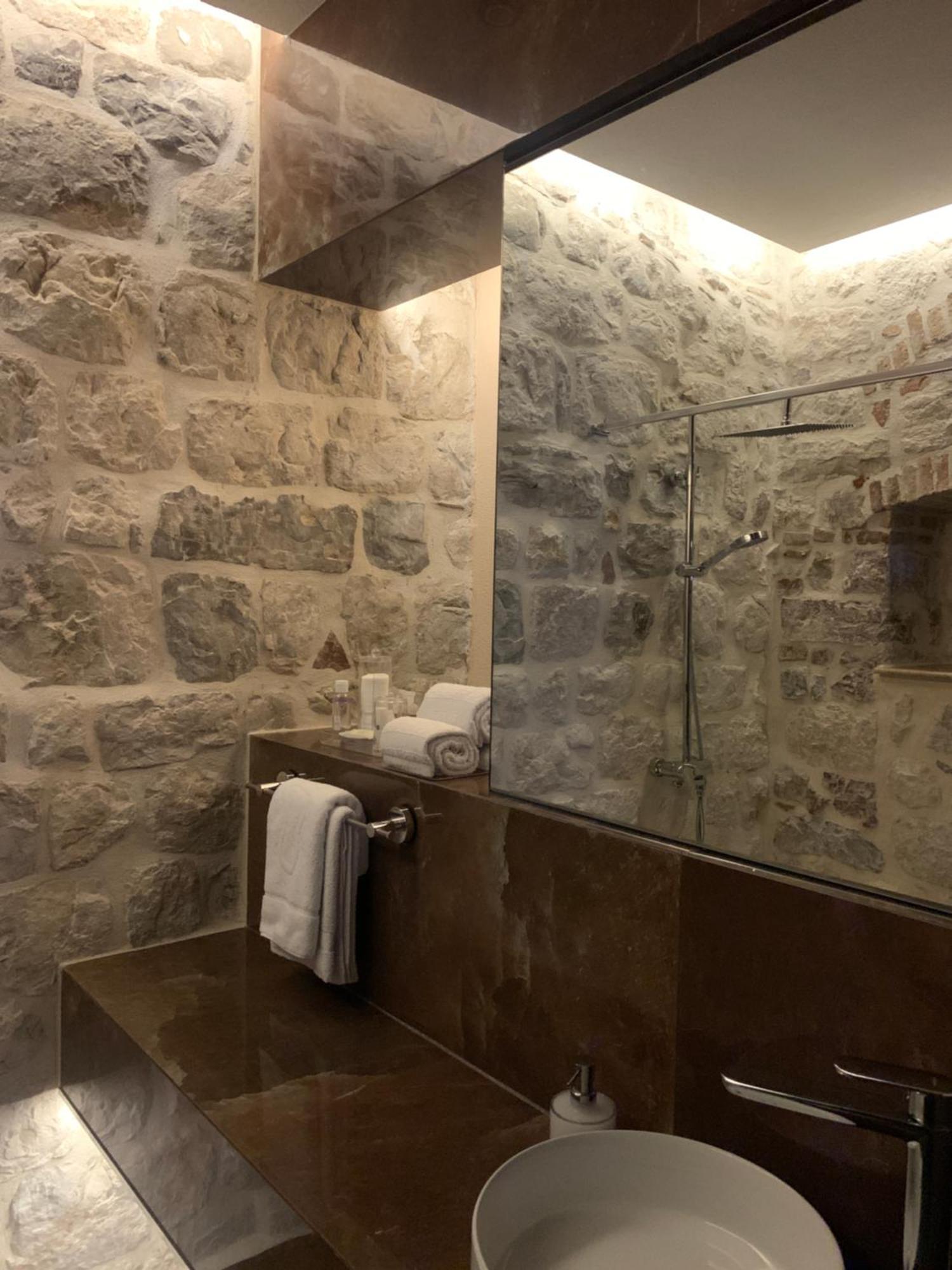Hotel Kazin Supreme Kotor Exteriér fotografie
