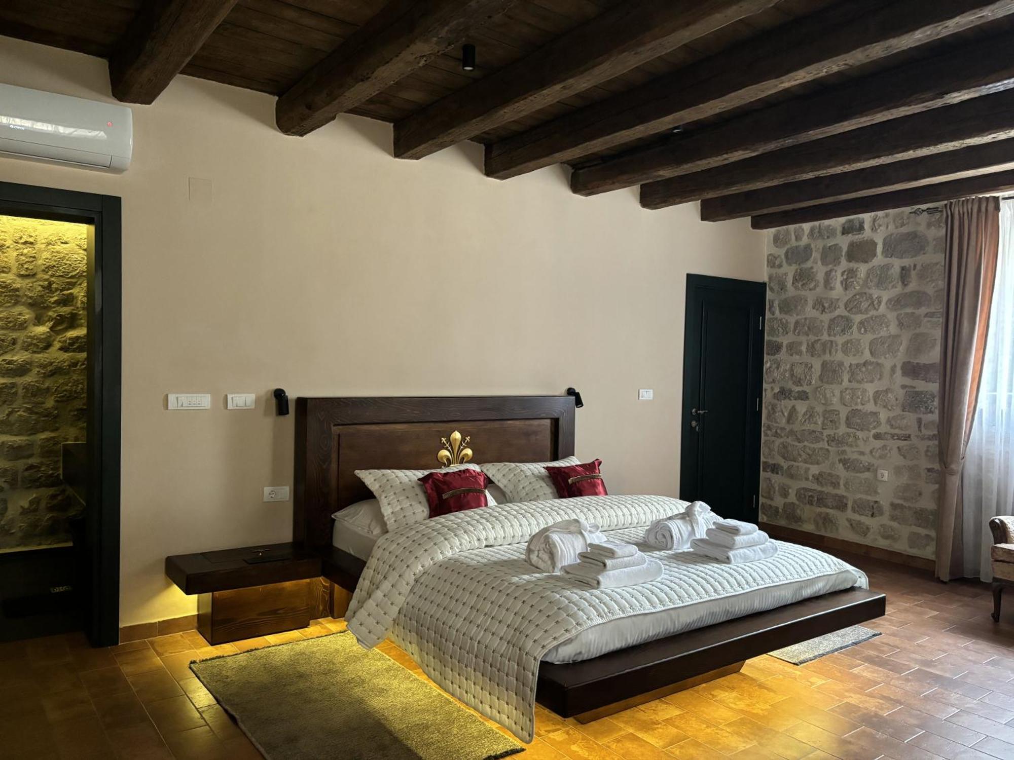 Hotel Kazin Supreme Kotor Exteriér fotografie