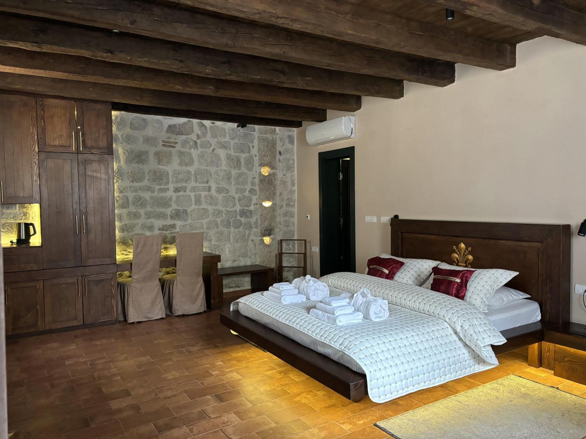 Hotel Kazin Supreme Kotor Exteriér fotografie
