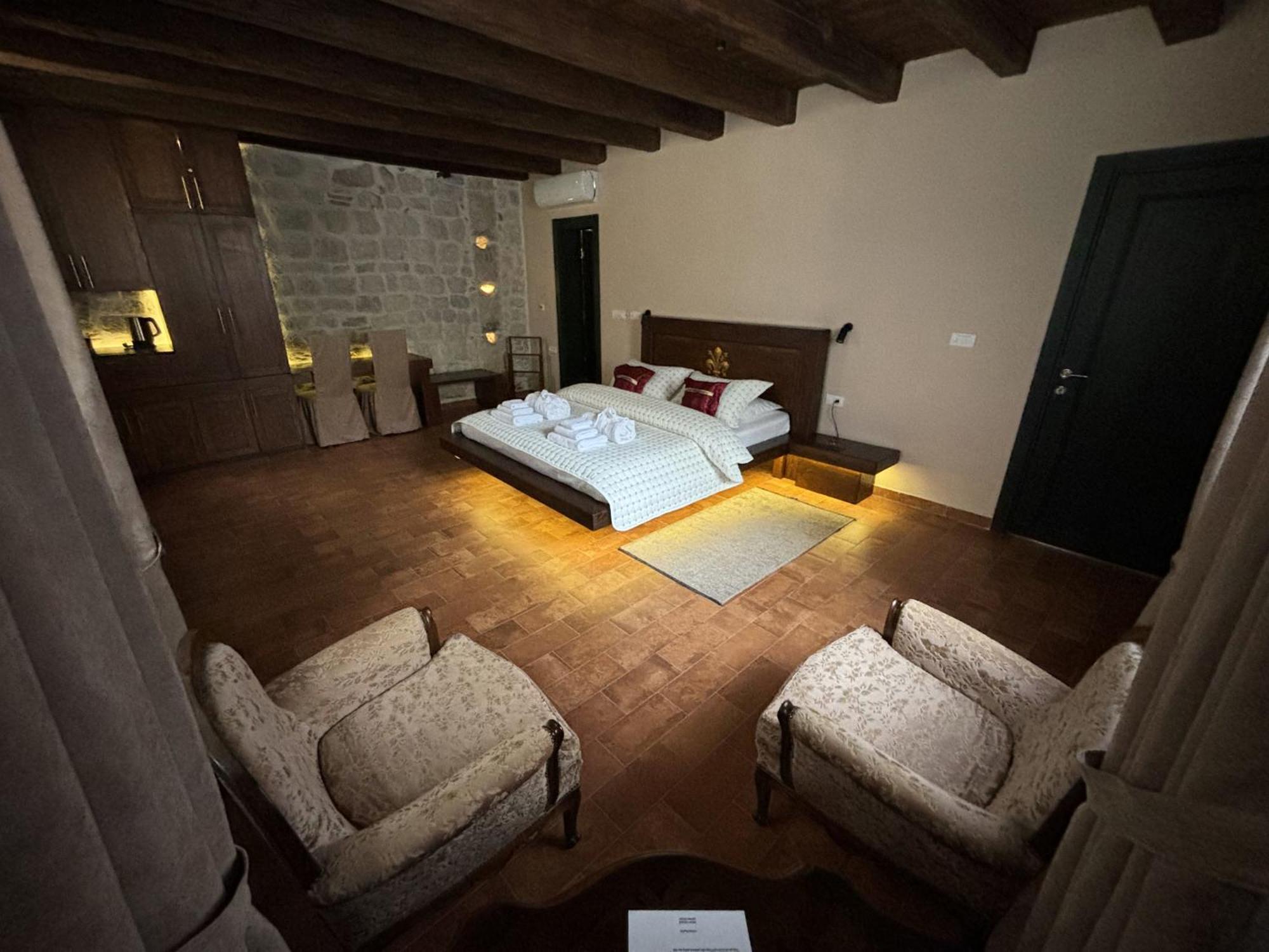Hotel Kazin Supreme Kotor Exteriér fotografie