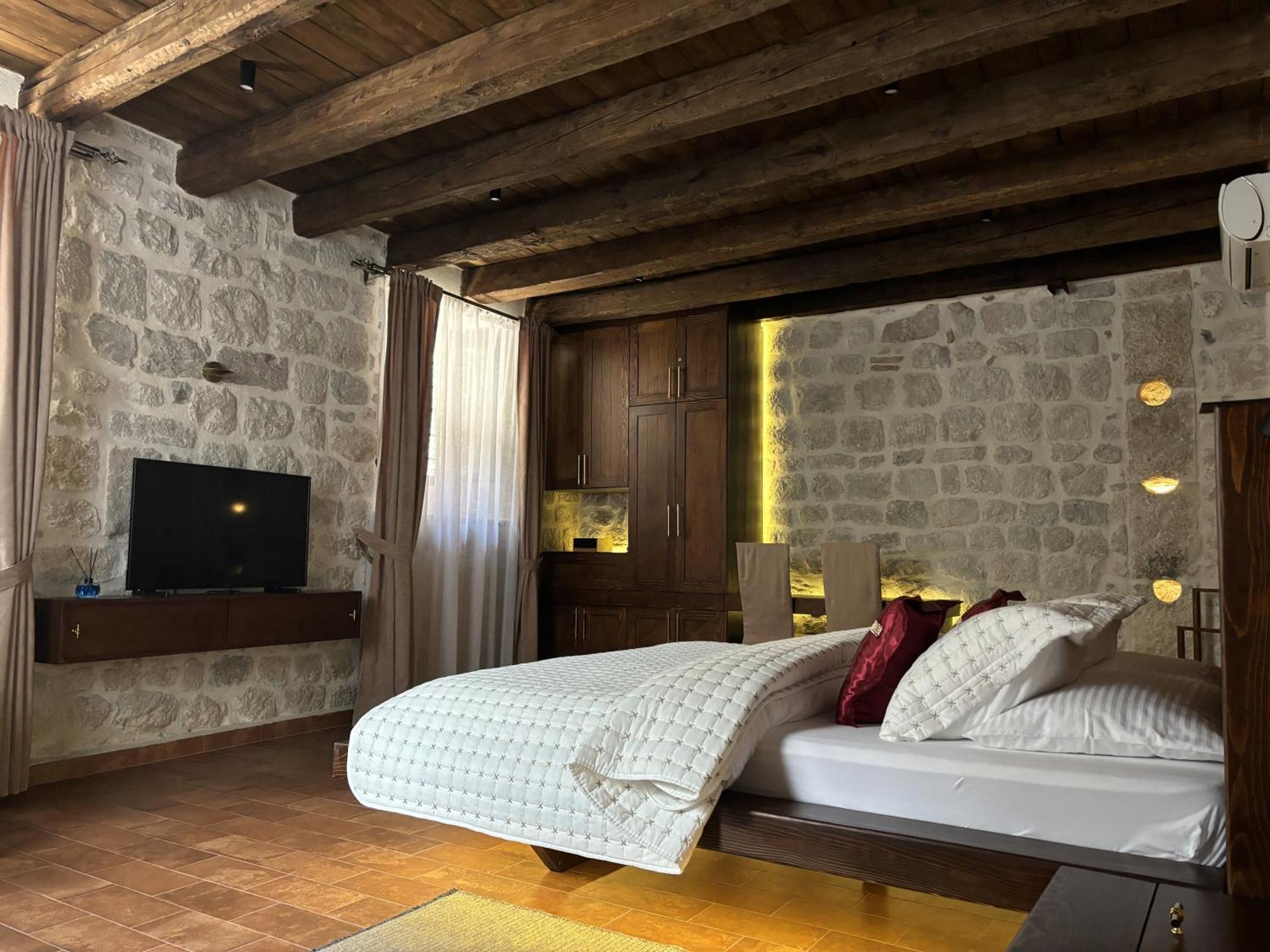 Hotel Kazin Supreme Kotor Exteriér fotografie