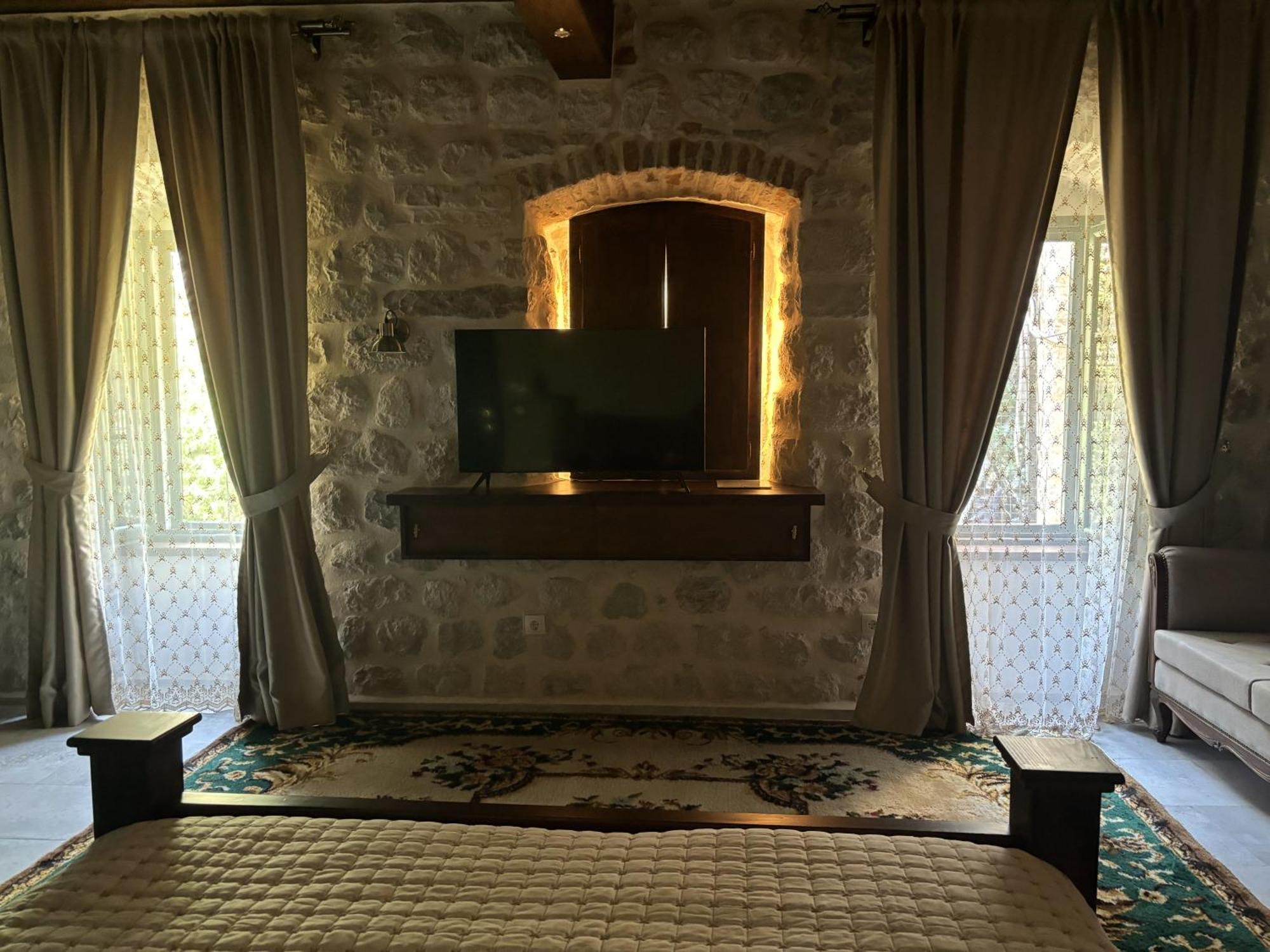 Hotel Kazin Supreme Kotor Exteriér fotografie