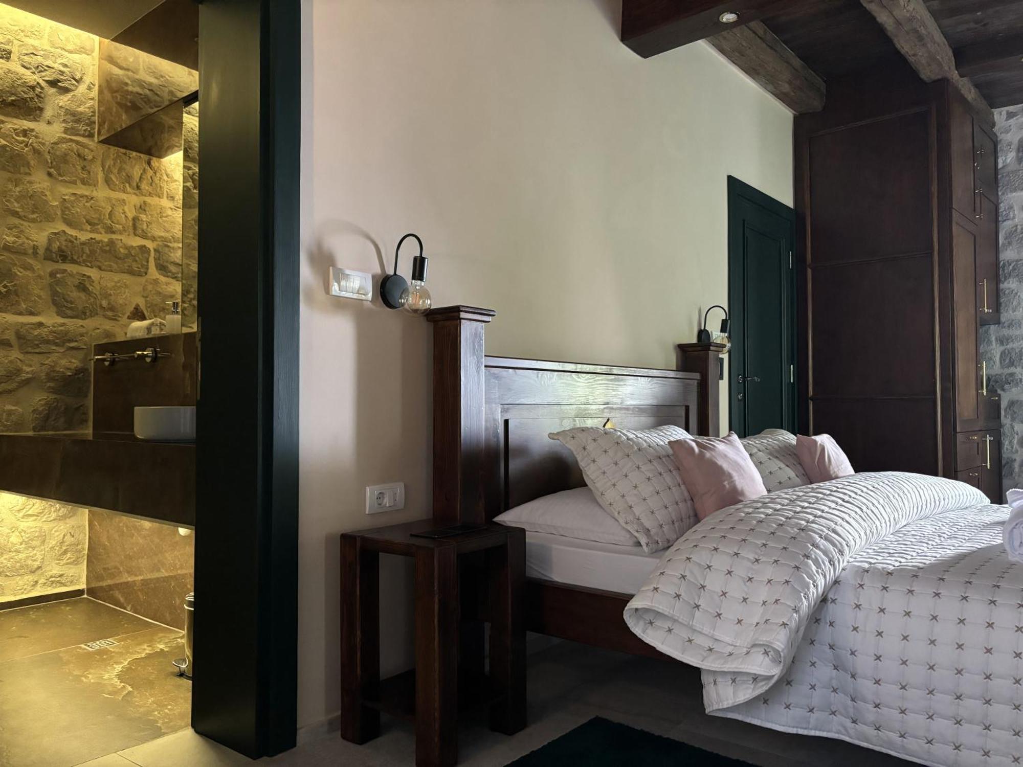 Hotel Kazin Supreme Kotor Exteriér fotografie
