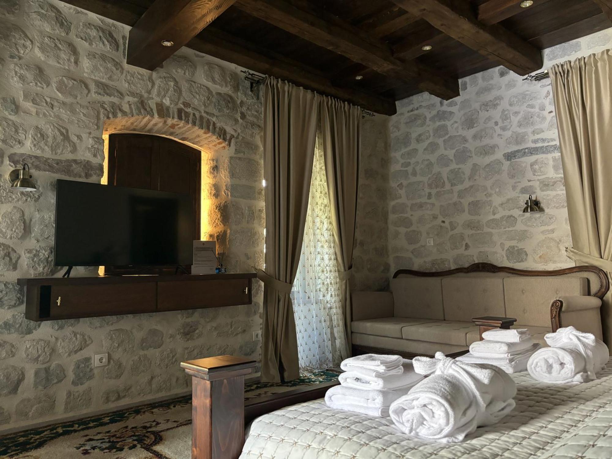 Hotel Kazin Supreme Kotor Exteriér fotografie
