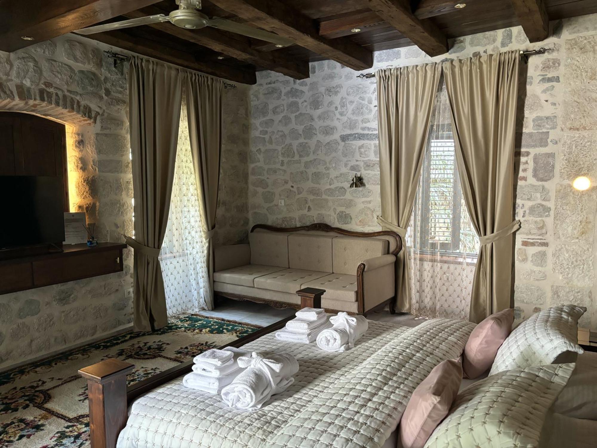 Hotel Kazin Supreme Kotor Exteriér fotografie