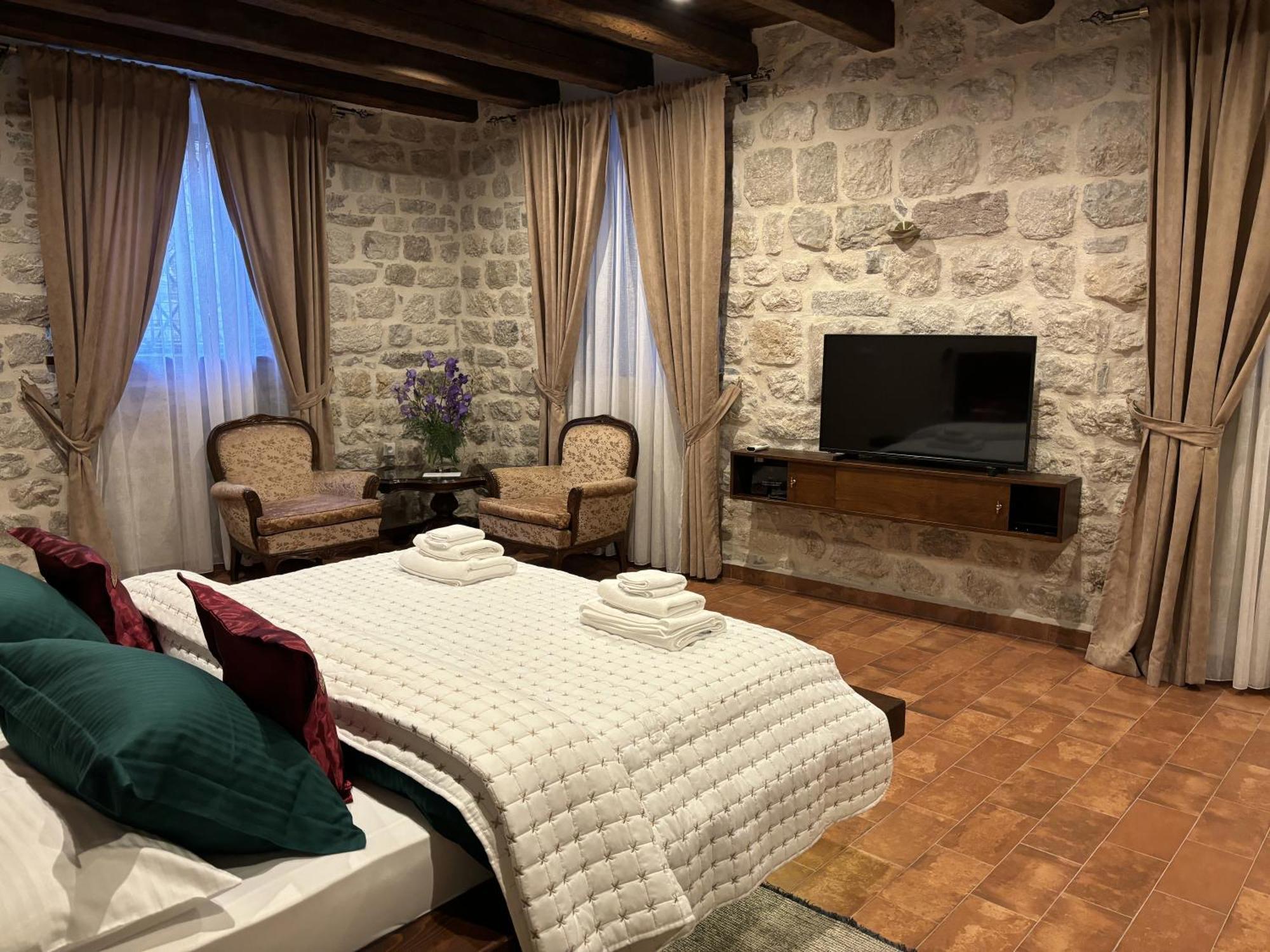 Hotel Kazin Supreme Kotor Exteriér fotografie