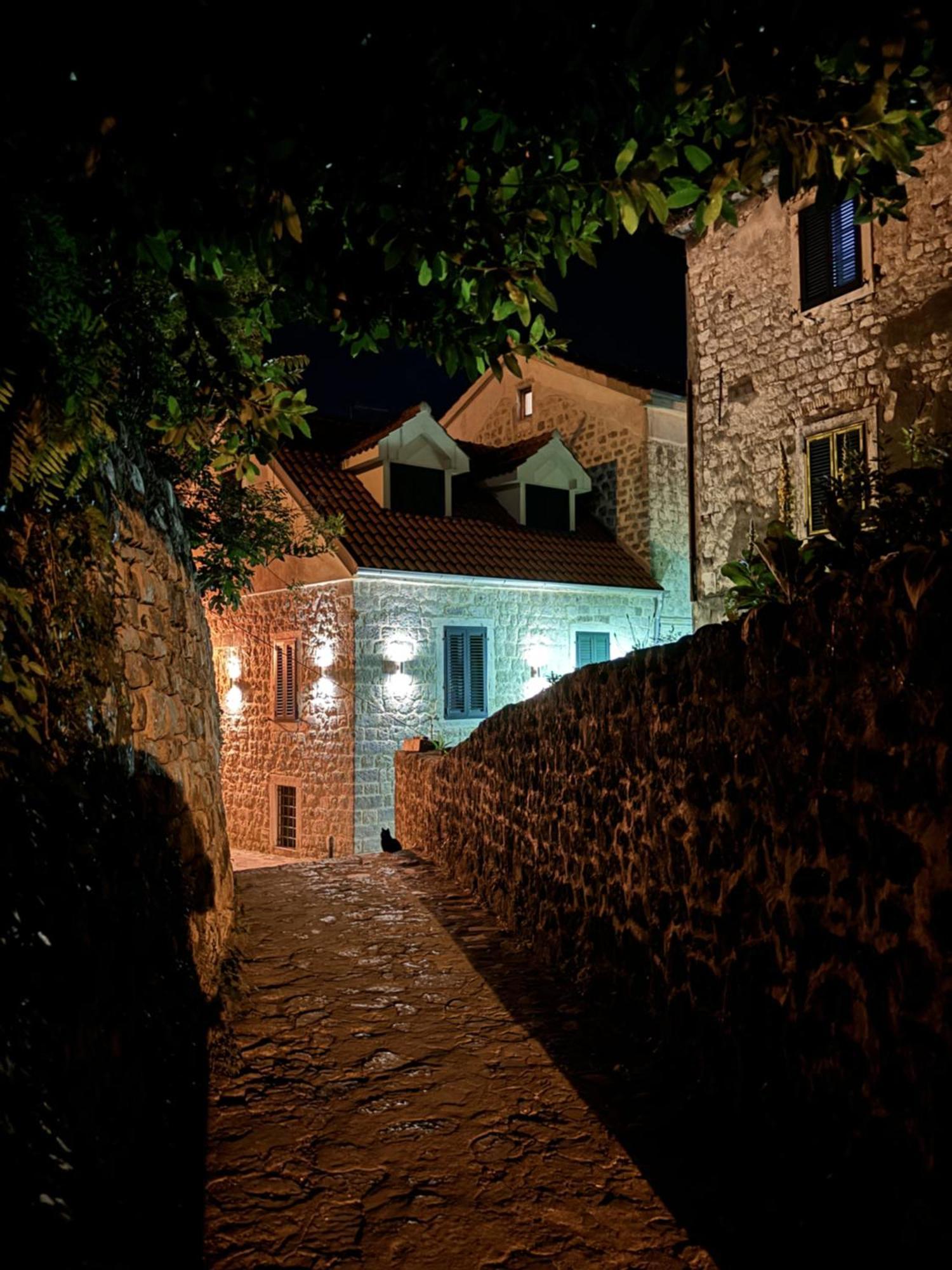 Hotel Kazin Supreme Kotor Exteriér fotografie