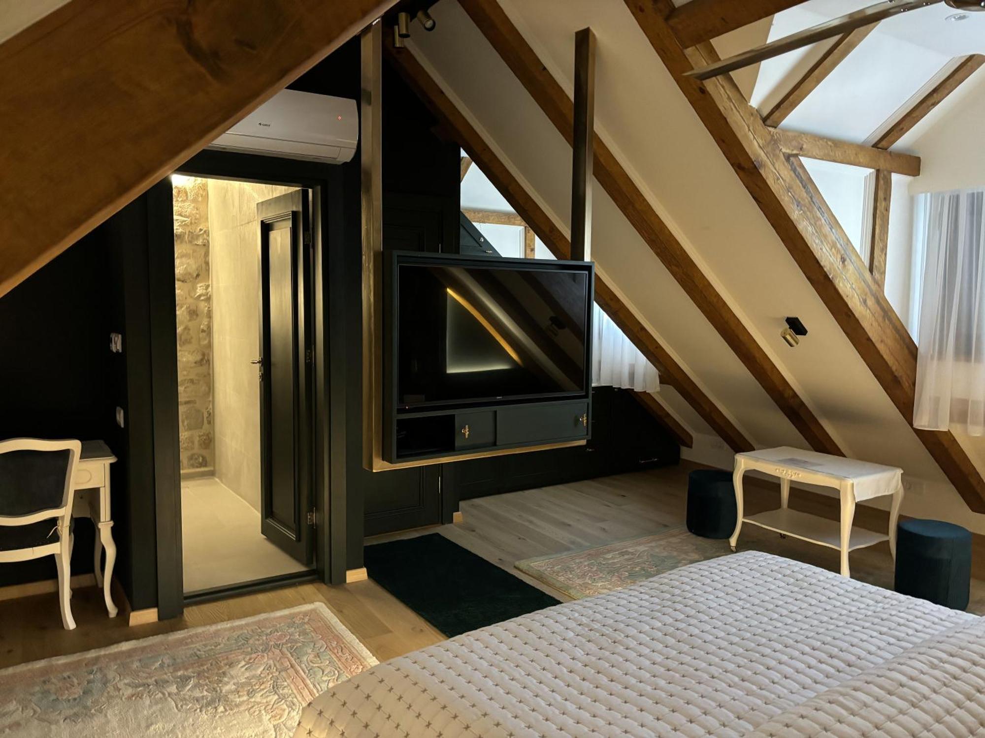 Hotel Kazin Supreme Kotor Pokoj fotografie